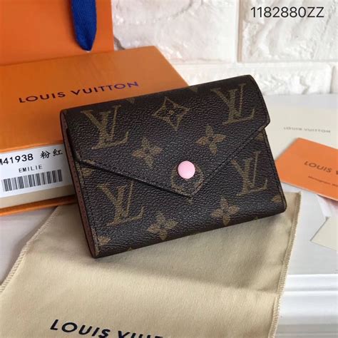 short wallet lv